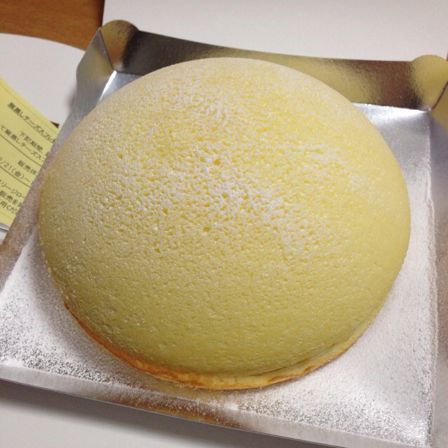 小田急線新百合ケ丘駅前の美味しいケーキの店パティスリージローの「窯蒸しチーズスフレ」を食べた！ | kotala's note